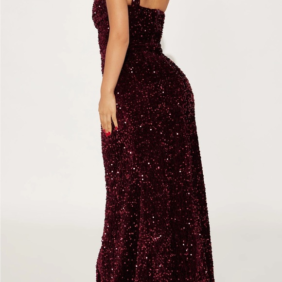 Burgundy sequin dress - Picture 2 of 3